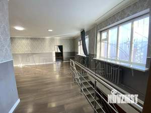 Дом 220м&sup2;, 2-этажный, участок 3 сот.  