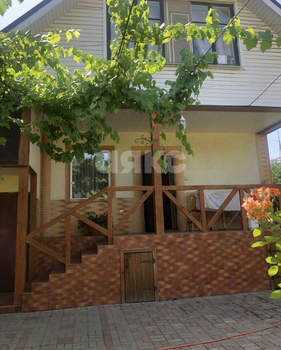 Дом 228м&sup2;, 2-этажный, участок 6 сот.  