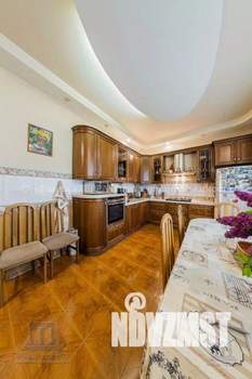 Коттедж 448м&sup2;, 2-этажный, участок 6 сот.  