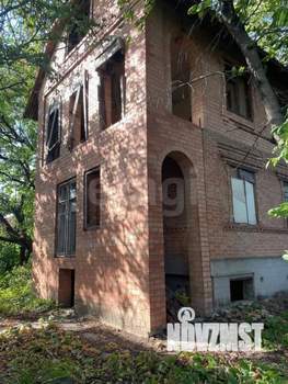 Дом 80м&sup2;, 2-этажный, участок 6 сот.  