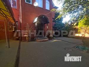 Дом 200м&sup2;, 2-этажный, участок 4 сот.  