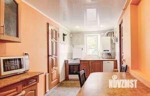 Дом 63м&sup2;, 2-этажный, участок 6 сот.  