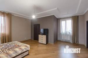 Дом 380м², 3-этажный, участок 5 сот.  