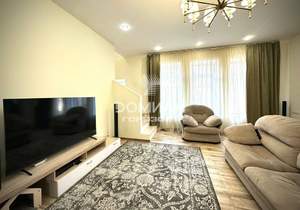 Дом 240м&sup2;, 3-этажный, участок 4 сот.  