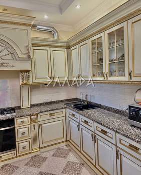 Дом 210м², 2-этажный, участок 6 сот.  