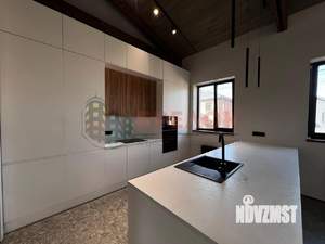 Дом 212м&sup2;, 2-этажный, участок 4 сот.  