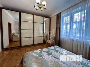 Дом 292м&sup2;, 3-этажный, участок 6 сот.  