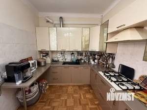 Дом 292м², 3-этажный, участок 6 сот.  