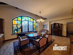 Дом 485м&sup2;, 2-этажный, участок 6 сот.  