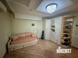 Дом 210м², 2-этажный, участок 4 сот.  