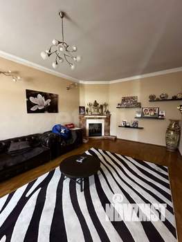 Дом 264м&sup2;, 2-этажный, участок 3 сот.  