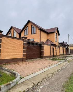 Дом 178м&sup2;, 2-этажный, участок 3 сот.  