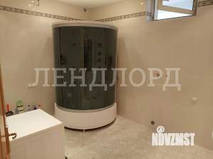 Дом 460м&sup2;, 3-этажный, участок 8 сот.  