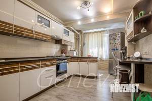 Дом 280м&sup2;, 3-этажный, участок 3 сот.  