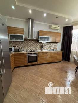 Дом 255м², 3-этажный, участок 3 сот.  