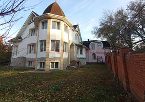 Дом 463м&sup2;, 2-этажный, участок 8 сот.  