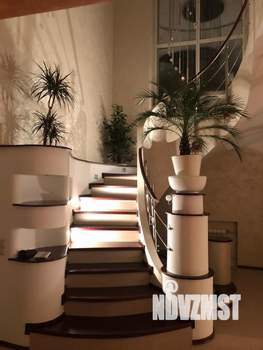 Коттедж 330м², 3-этажный, участок 6 сот.  