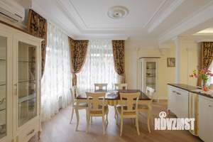 Дом 548м², 2-этажный, участок 8 сот.  