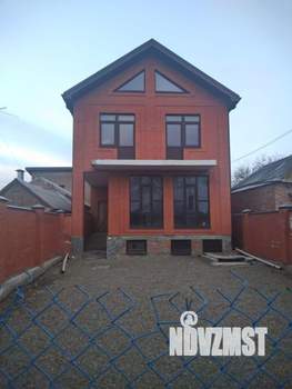 Дом 245м², 3-этажный, участок 4 сот.  