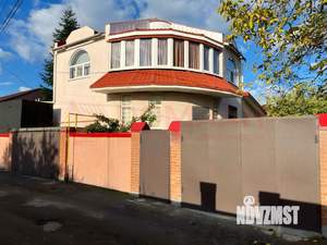 Дом 186м&sup2;, 3-этажный, участок 5 сот.  