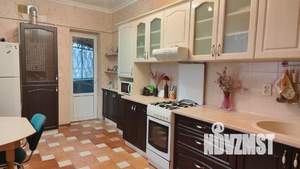 Дом 300м², 3-этажный, участок 3 сот.  