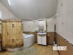 Дом 220м², 2-этажный, участок 5 сот.  