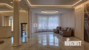 Дом 604м², 3-этажный, участок 761 сот.  