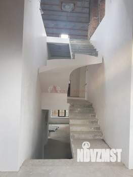 Дом 470м², 3-этажный, участок 7 сот.  