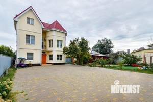 Дом 197м&sup2;, 3-этажный, участок 4 сот.  