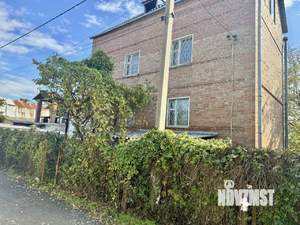 Дом 300м&sup2;, 3-этажный, участок 6 сот.  