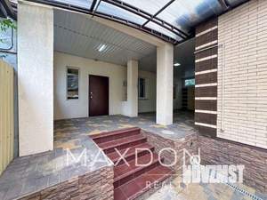 Дом 200м&sup2;, 3-этажный, участок 3 сот.  