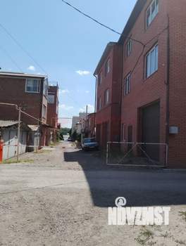 Дом 240м&sup2;, 3-этажный, участок 1 сот.  