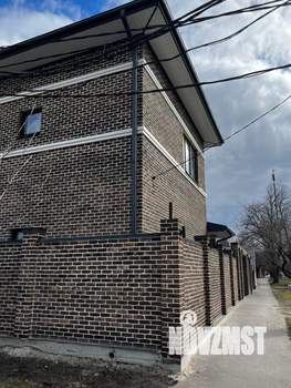 Дом 200м&sup2;, 2-этажный, участок 4 сот.  