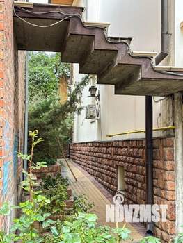 Дом 545м², 3-этажный, участок 13 сот.  