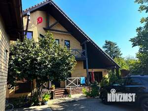 Дом 220м², 2-этажный, участок 6 сот.  