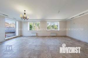 Коттедж 300м&sup2;, 2-этажный, участок 6 сот.  