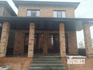 Дом 210м&sup2;, 2-этажный, участок 3 сот.  