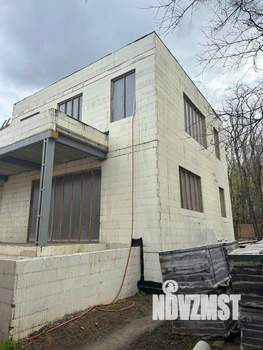 Дом 430м&sup2;, 3-этажный, участок 12 сот.  