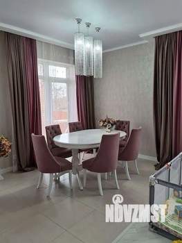 Дом 281м², 2-этажный, участок 6 сот.  