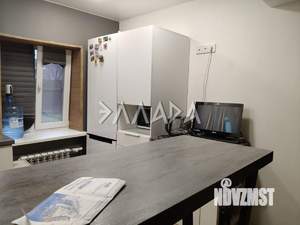 Дом 60м&sup2;, 2-этажный, участок 6 сот.  