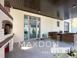 Дом 200м&sup2;, 2-этажный, участок 4 сот.  