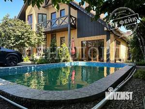 Дом 240м&sup2;, 2-этажный, участок 6 сот.  