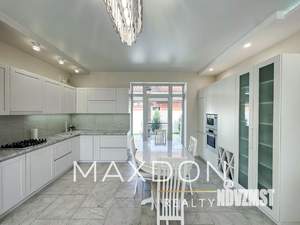 Дом 200м², 2-этажный, участок 4 сот.  