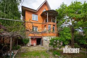 Дом 500м&sup2;, 3-этажный, участок 10 сот.  