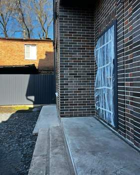 Дом 180м&sup2;, 2-этажный, участок 3 сот.  