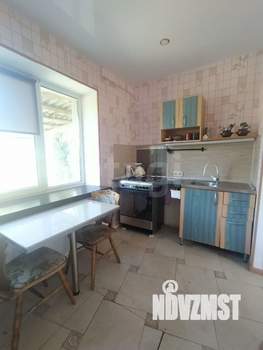 Дом 100м&sup2;, 2-этажный, участок 6 сот.  