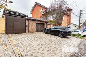 Дом 273м&sup2;, 2-этажный, участок 3 сот.  