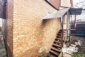 Дом 255м&sup2;, 3-этажный, участок 3 сот.  