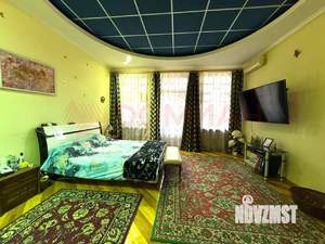 Дом 302м&sup2;, 3-этажный, участок 5 сот.  