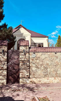 Дом 248м², 2-этажный, участок 5 сот.  